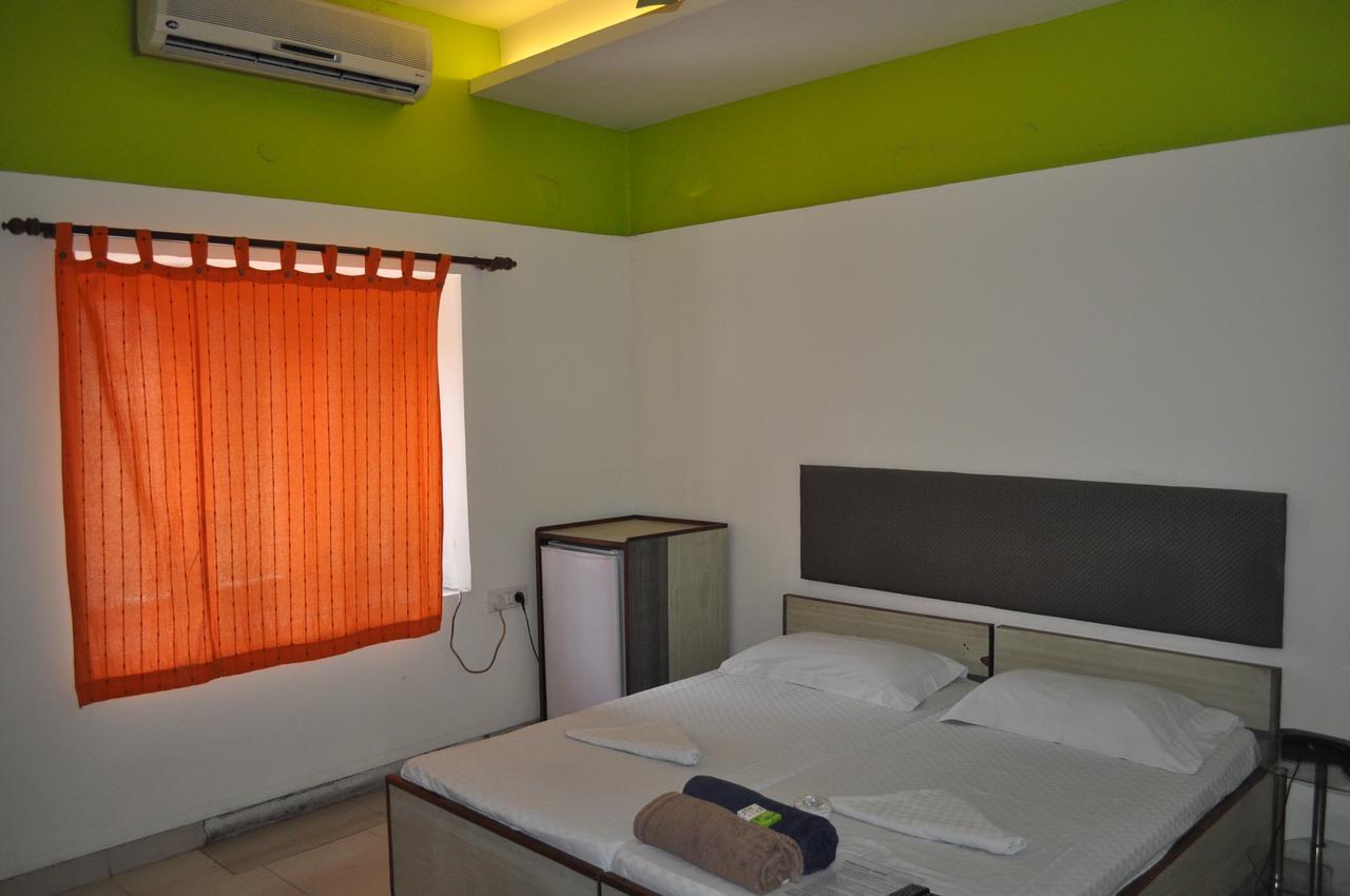 Hotel Kabli New Delhi Exteriör bild